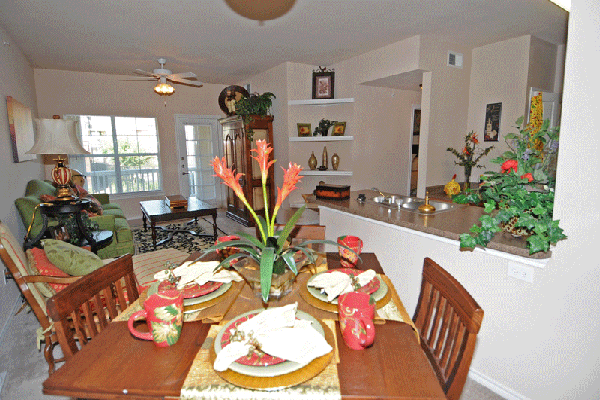 Sunset Pointe Dining Area